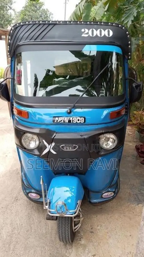 Bajaj RE 2025