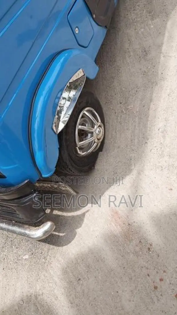 Bajaj RE 2025