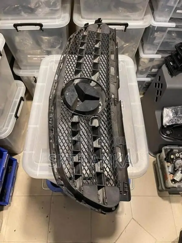 Genuine Mercedes Benz E300 Facelift 2015 Bumper Main Grille