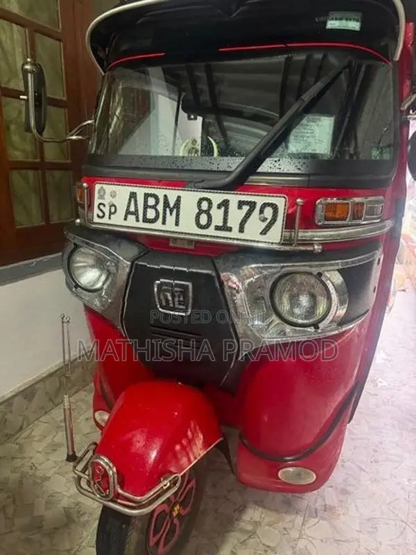 Bajaj RE 2016