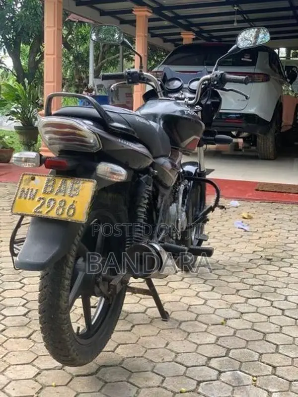 Bajaj Discover 2013
