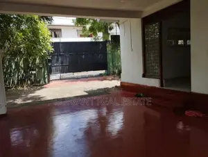 05 Bedroom Unfurnished House for Sale in Nugegoda (A6724)
