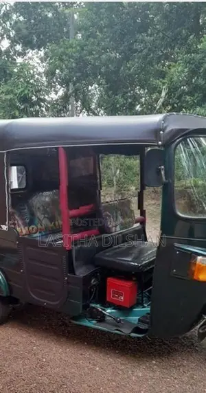 Bajaj RE 2013