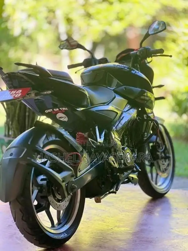 Bajaj Pulsar NS200 2025