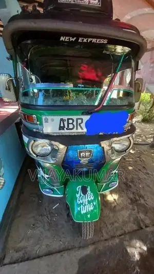 Bajaj RE 2018