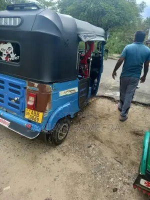 Bajaj RE 2014