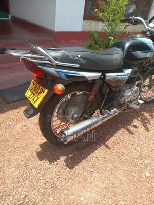 Bajaj CT100 2014