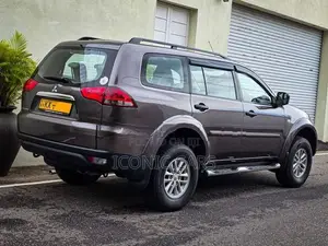 Mitsubishi Montero Sport 2014