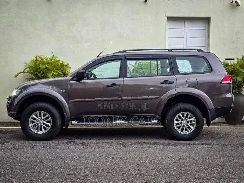 Mitsubishi Montero Sport 2014