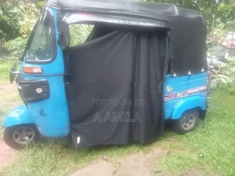 Bajaj RE 2016