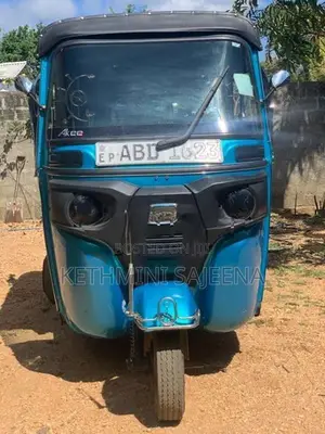 Bajaj RE 2015