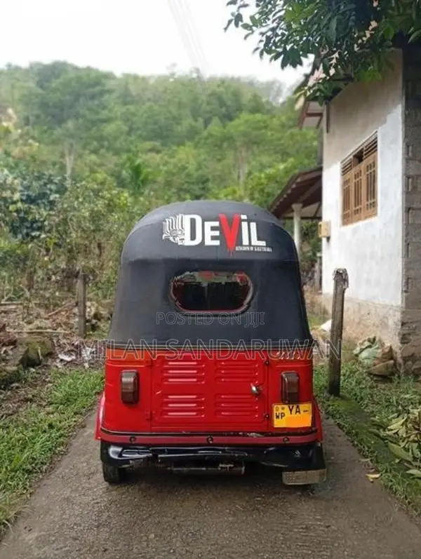 Bajaj RE 2010