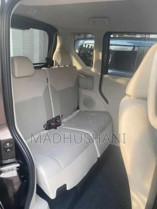 Nissan Roox 2024
