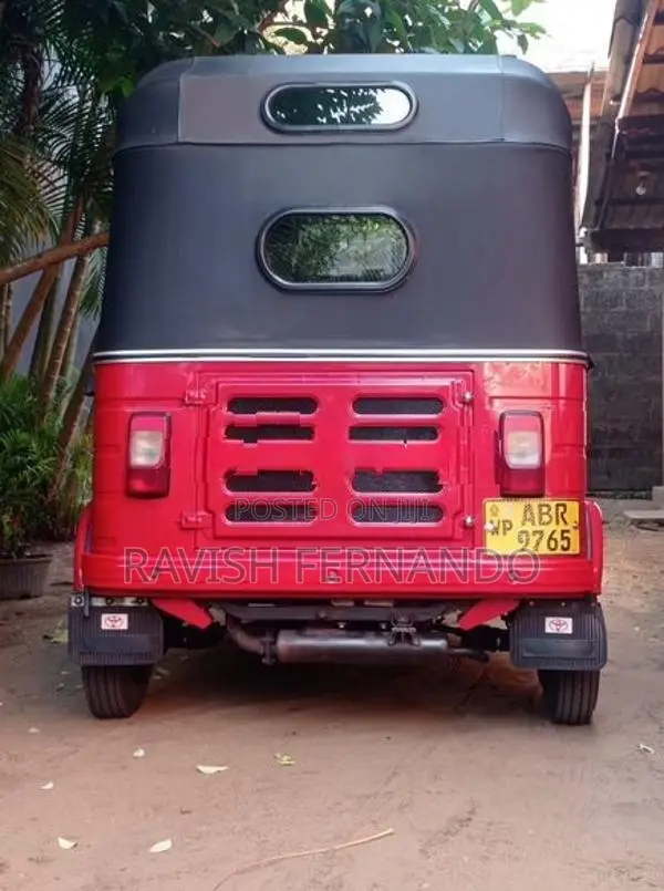 Bajaj RE Three Wheeler 2018