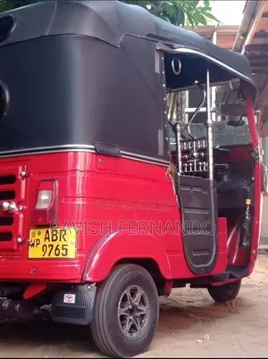 Bajaj RE Three Wheeler 2018