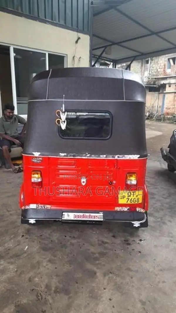 Bajaj RE 2008