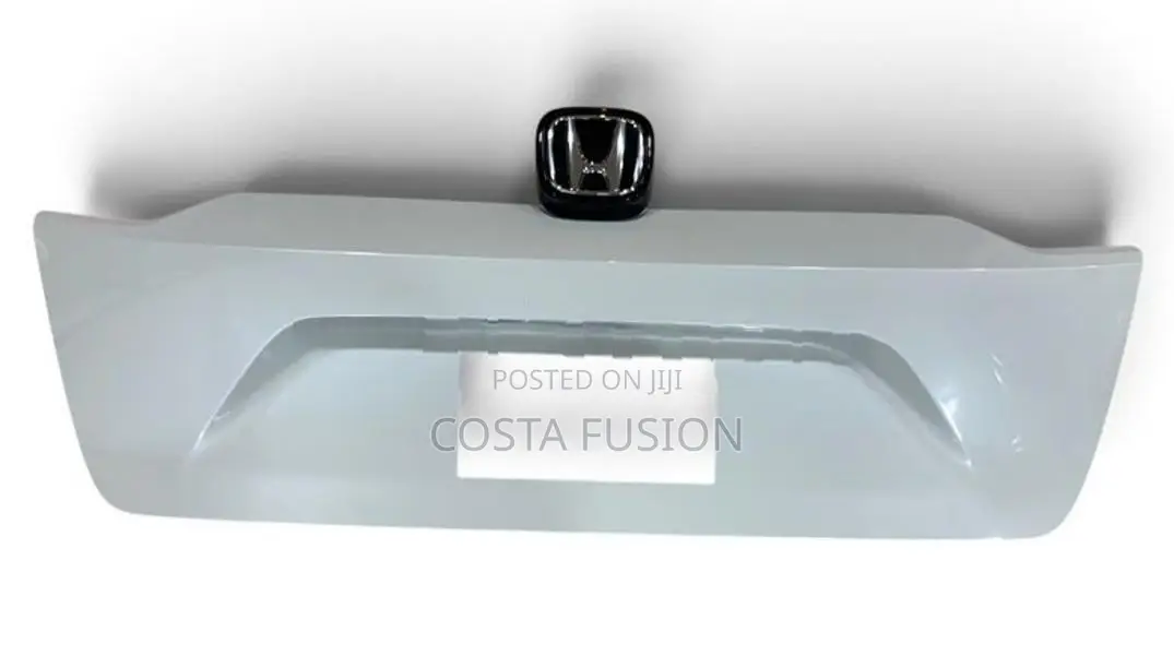 Honda Vezel RV5 Boot Garnish