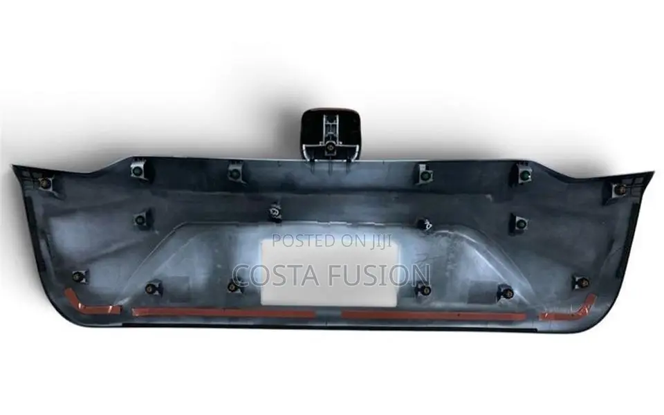 Honda Vezel RV5 Boot Garnish