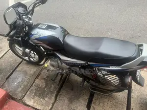 Bajaj CT100 2025