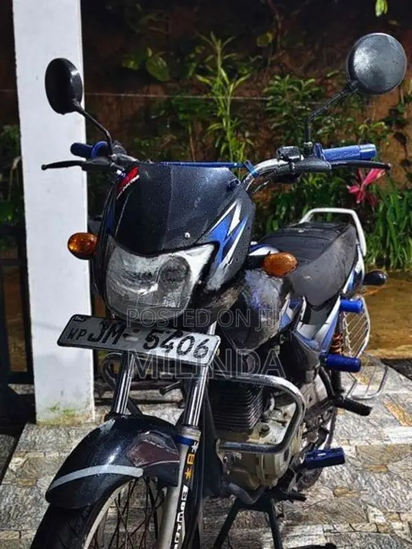 Bajaj CT100 2005