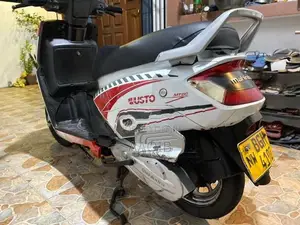 Mahindra Gusto RS 2017