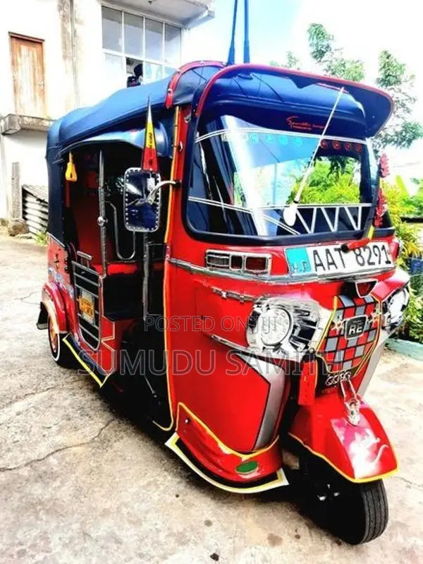 Bajaj RE 2015