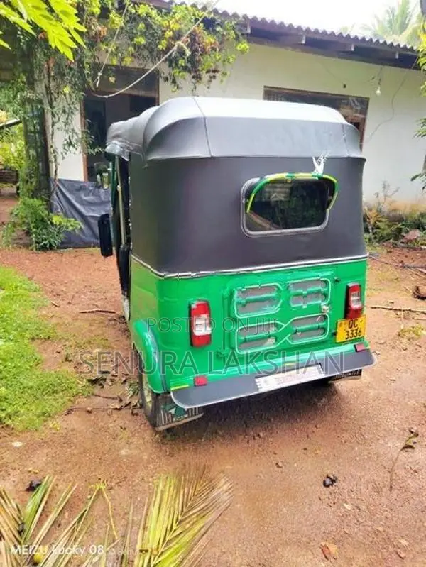 Bajaj RE 2005