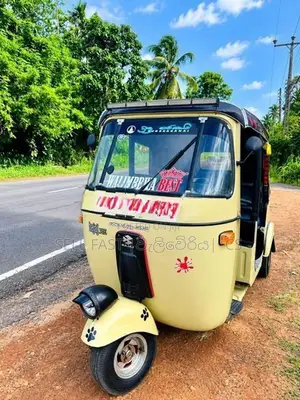 Bajaj RE Petrol 2000