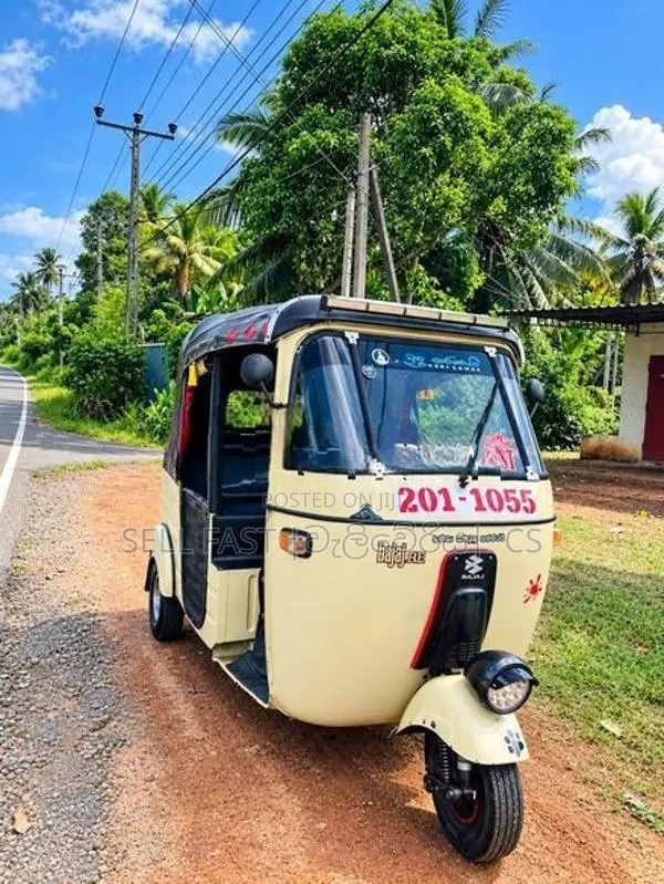 Bajaj RE Petrol 2000