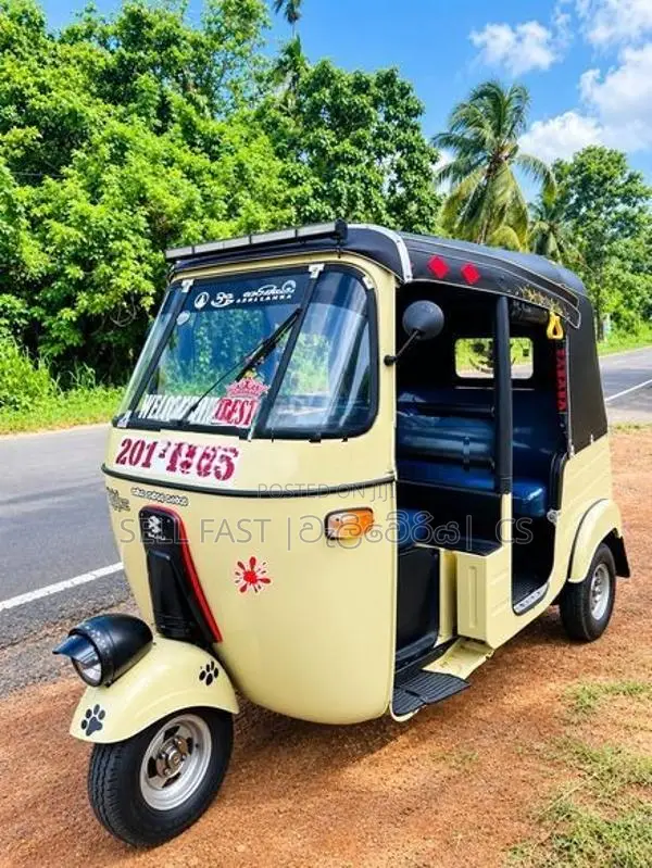 Bajaj RE Petrol 2000