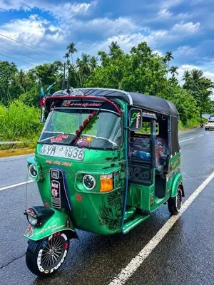 Bajaj RE Petrol 2011