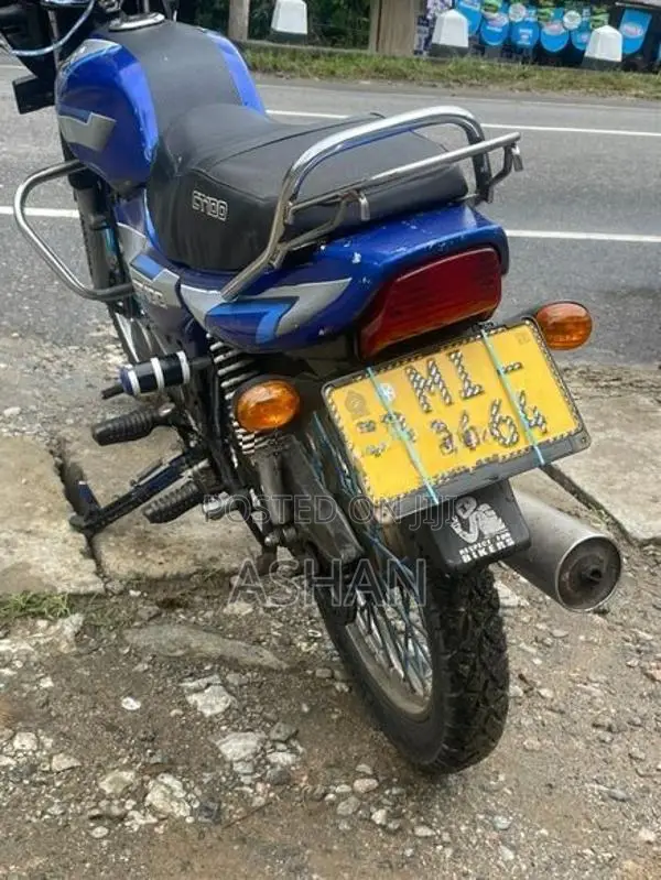 Bajaj CT100 2005