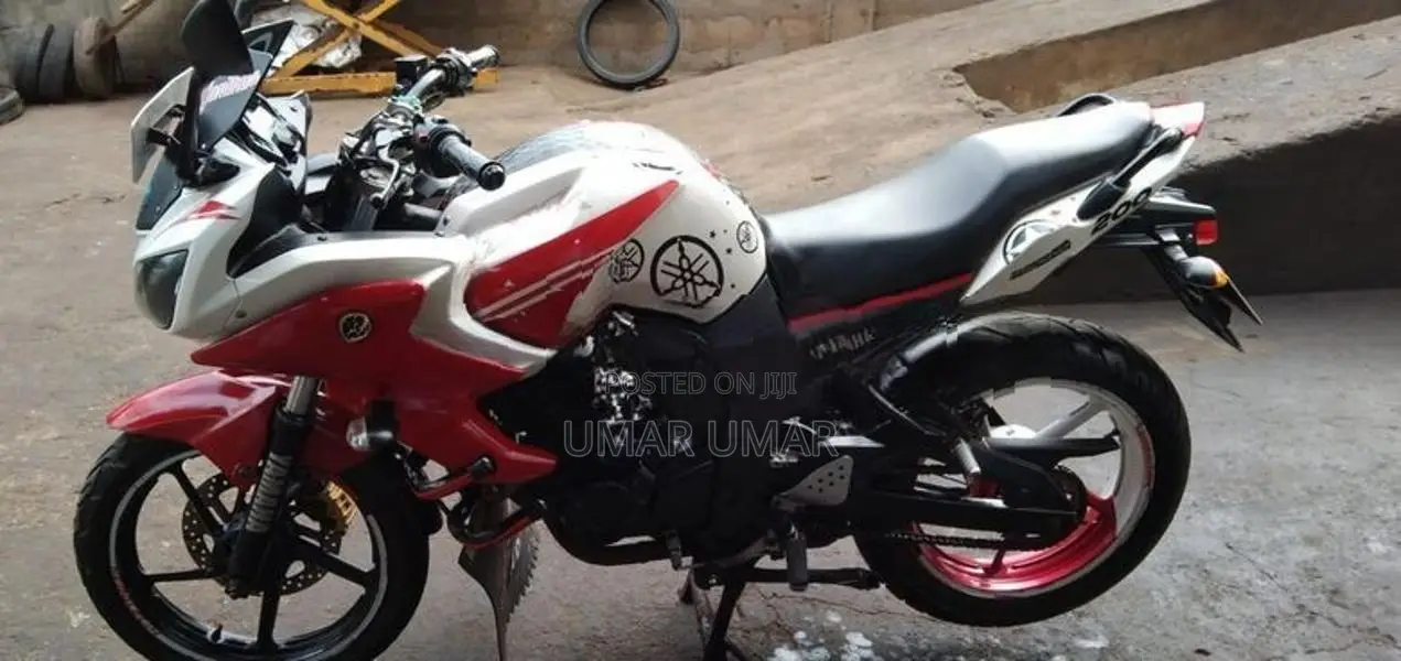 Yamaha Fazer 2013