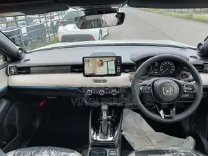 Honda Vezel Z play Premium 2026