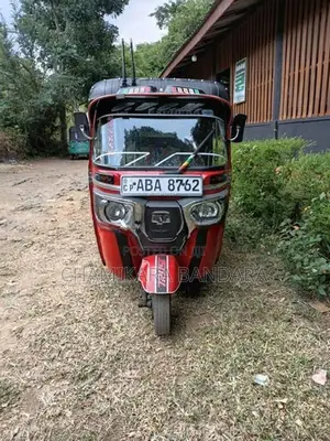 Bajaj RE 2015