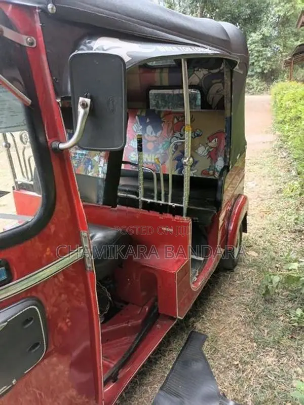 Bajaj RE 2015