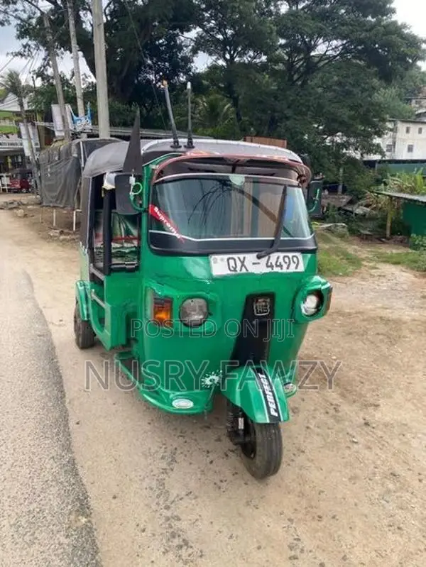 Bajaj RE 2010