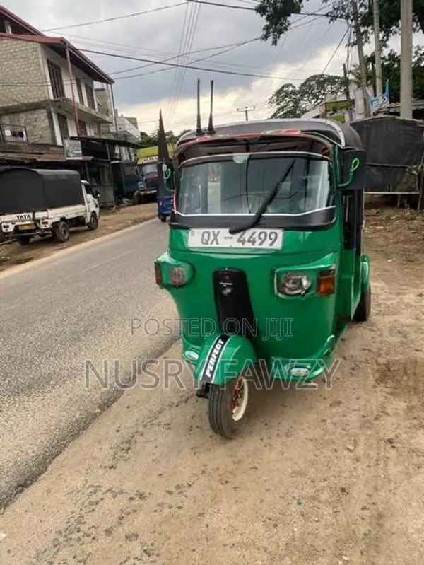 Bajaj RE 2010