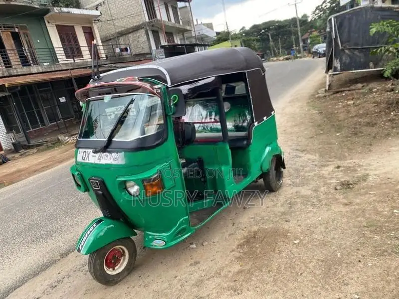 Bajaj RE 2010