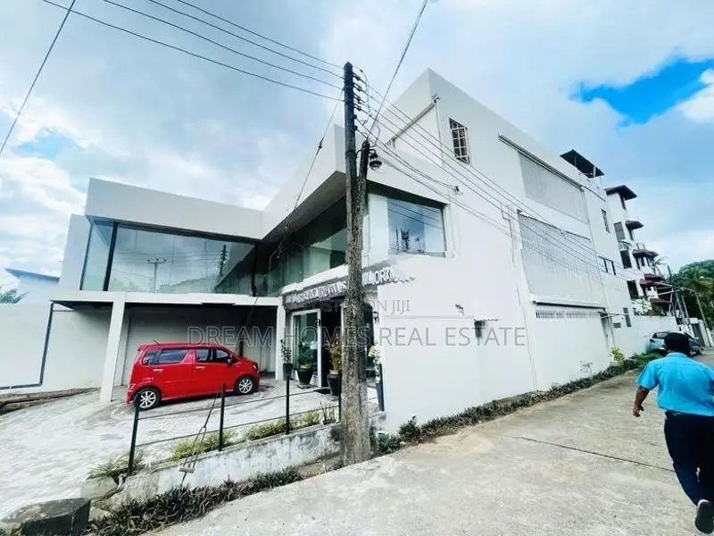 Main Road Commercial Space for Rent – Hokandara
