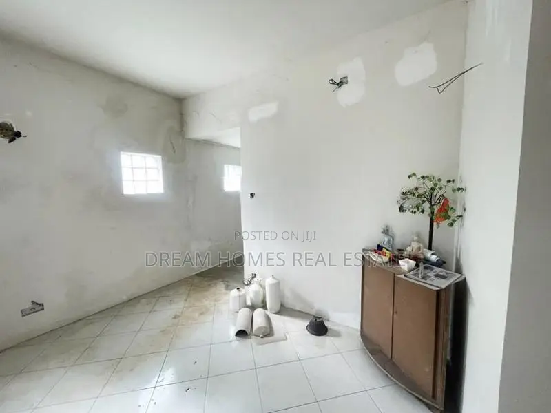 Main Road Commercial Space for Rent – Hokandara