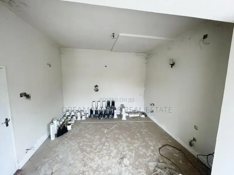 Main Road Commercial Space for Rent – Hokandara