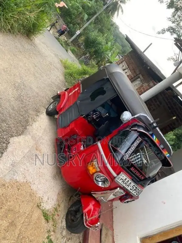 Bajaj RE 2012