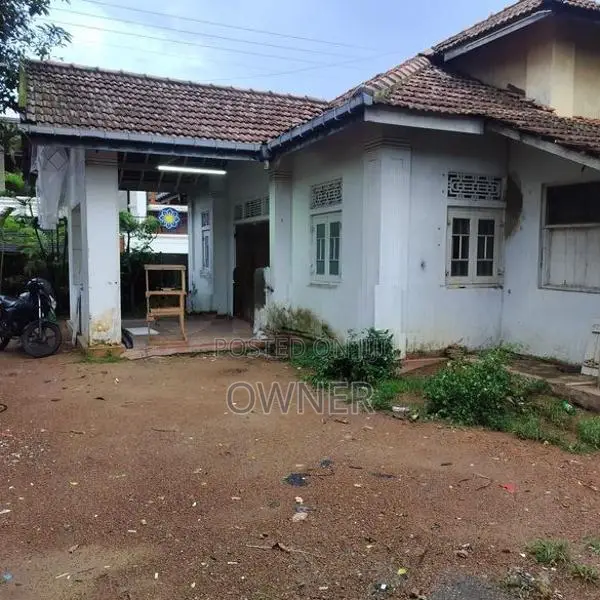 Commercial Building with Land for Rent in Piliyandala