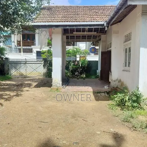 Commercial Building with Land for Rent in Piliyandala