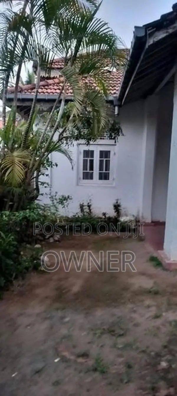 Commercial Building with Land for Rent in Piliyandala