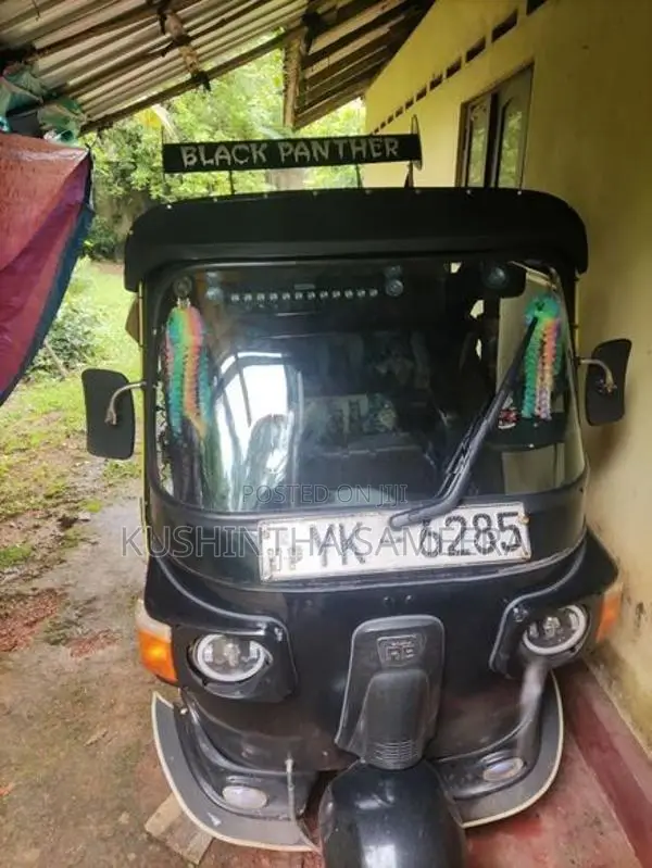 Bajaj RE 2011