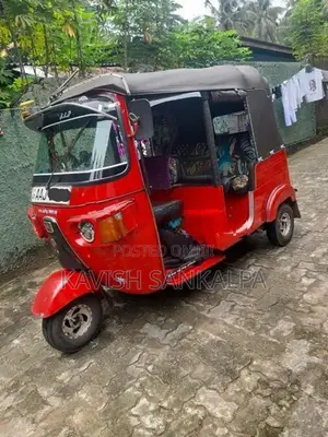 Bajaj RE 2013