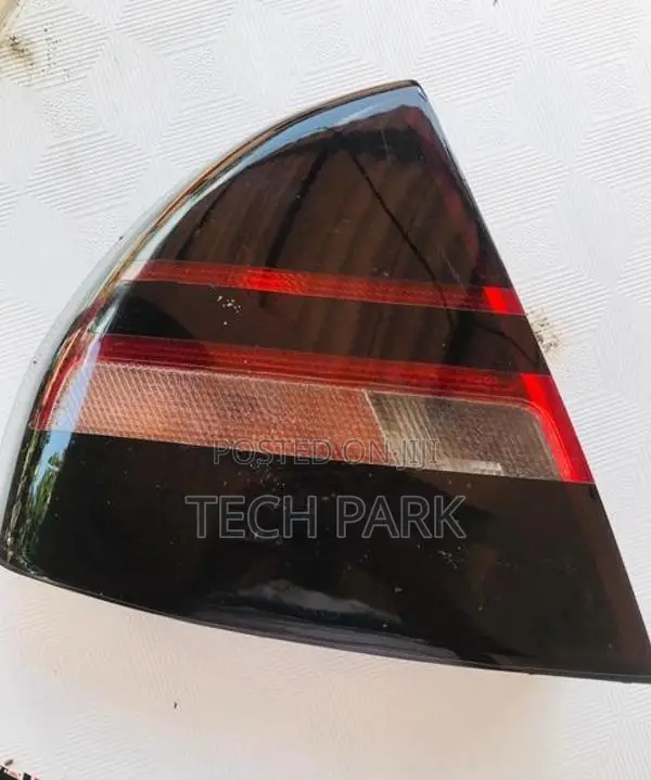 Mitsubishi Lancer CK2A Tail Light