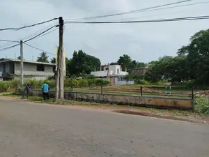 පිලියන්දල මඩපාත බස් පාරට මුහුනලා බිම් කොටසක් විකිණීමට